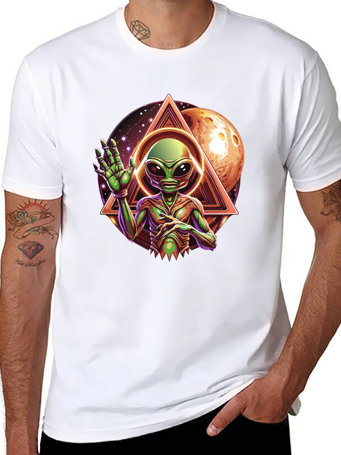 Alien Graphic Tee - Sci-Fi T-Shirt