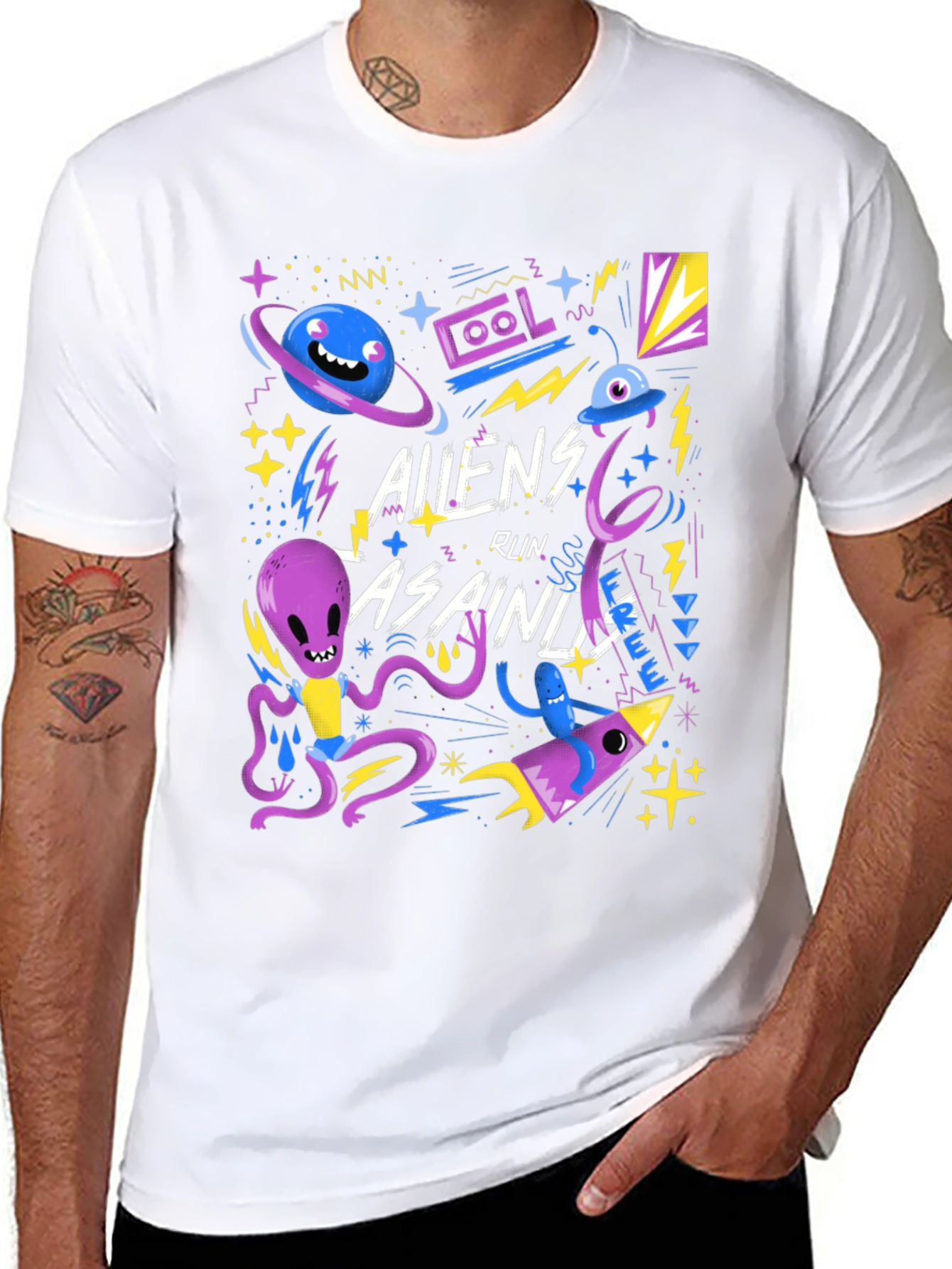 Aliens Run As Ainds Graphic Black T-Shirt